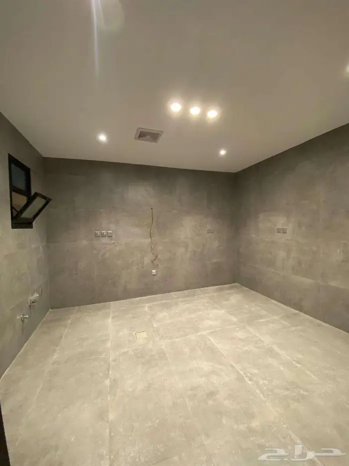 شقة للايجار بحي الربوه مكونة من 5 غرف 5