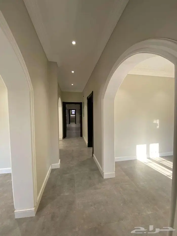 شقة للايجار بحي الربوه مكونة من 5 غرف 14