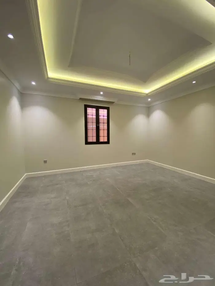 شقة للايجار بحي الربوه مكونة من 5 غرف 6