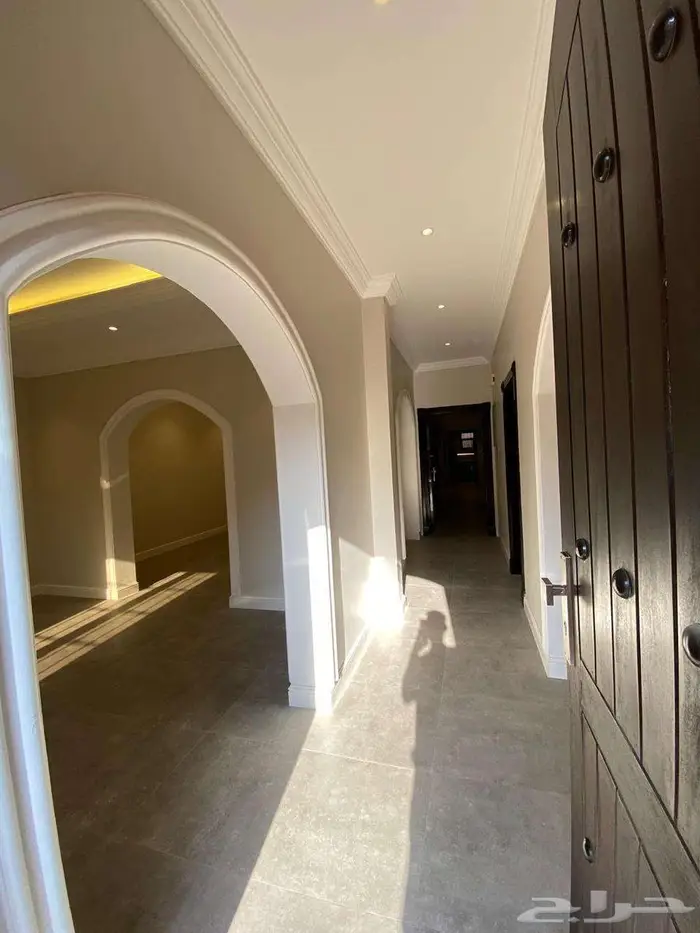 شقة للايجار بحي الربوه مكونة من 5 غرف 10