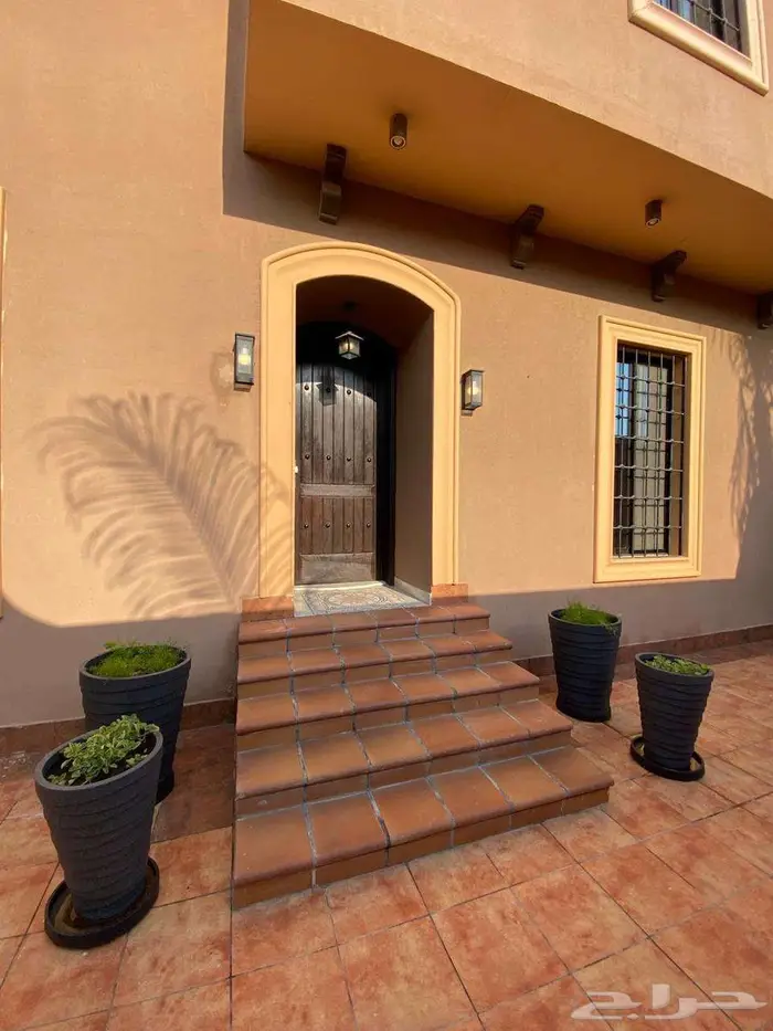 شقة للايجار بحي الربوه مكونة من 5 غرف 1