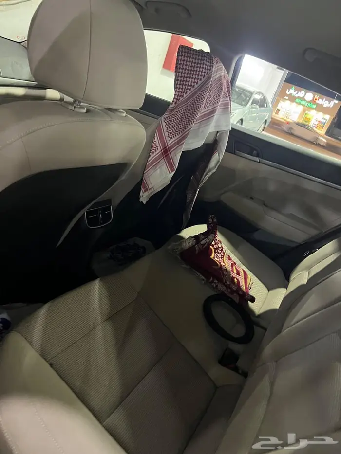 هونداي إلنترا للبيع 9