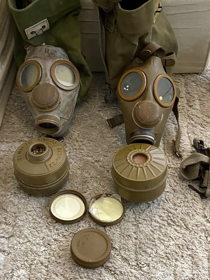 كمامات عسكرية روسية قديمة مع الفلاتر الأصلية 3