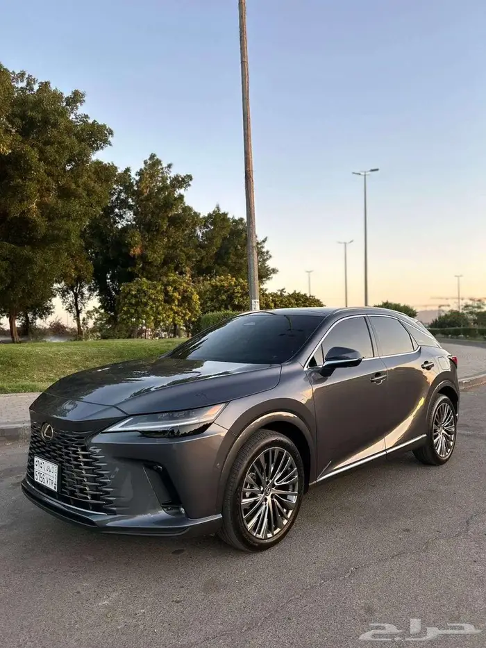 للبيع لكزس RX350h جديدة 2023 0
