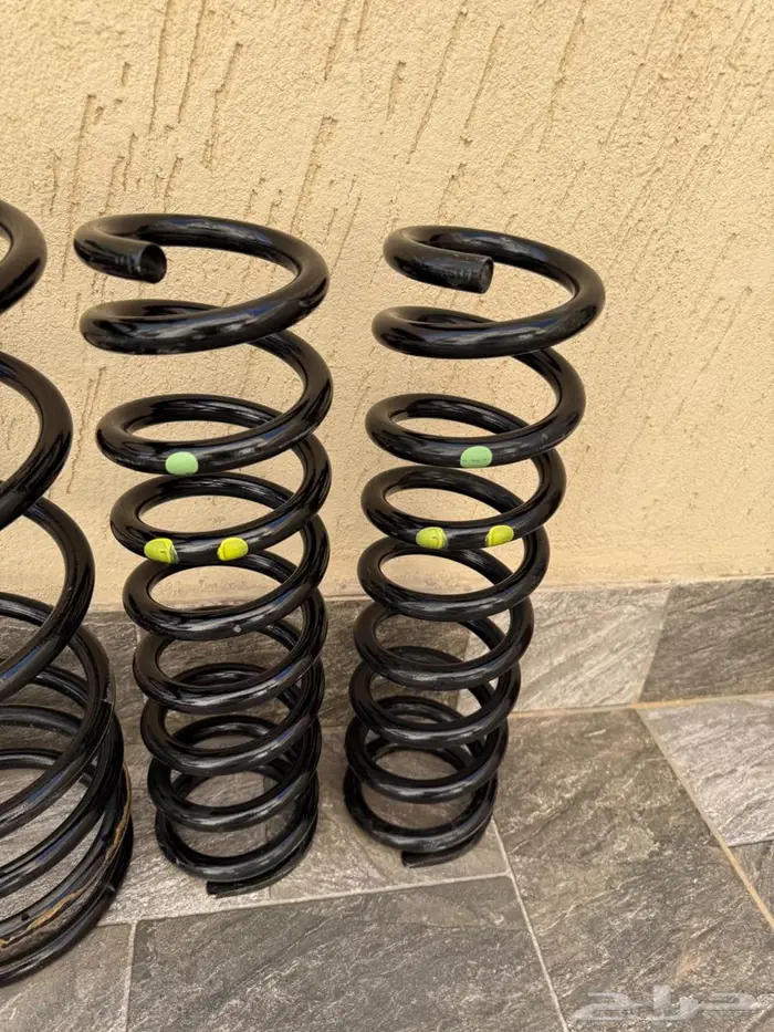 يايات ومساعدات وكالة لاندكروزر 2024 ياي 1