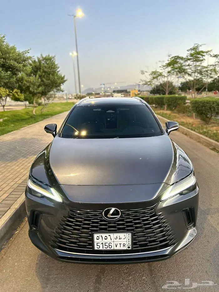 للبيع لكزس RX350h جديدة 2023 9
