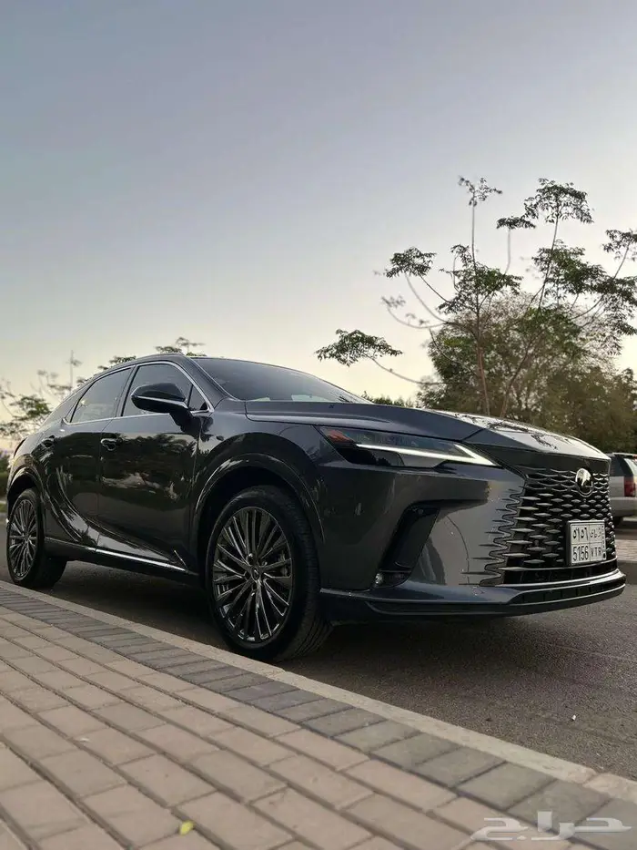 للبيع لكزس RX350h جديدة 2023 11