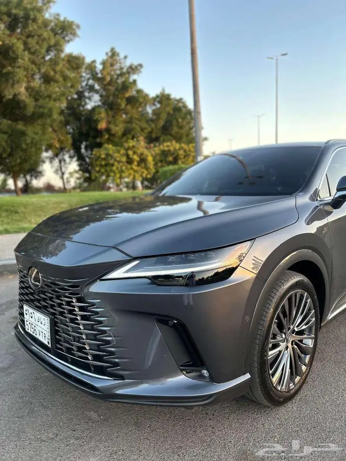 للبيع لكزس RX350h جديدة 2023 16