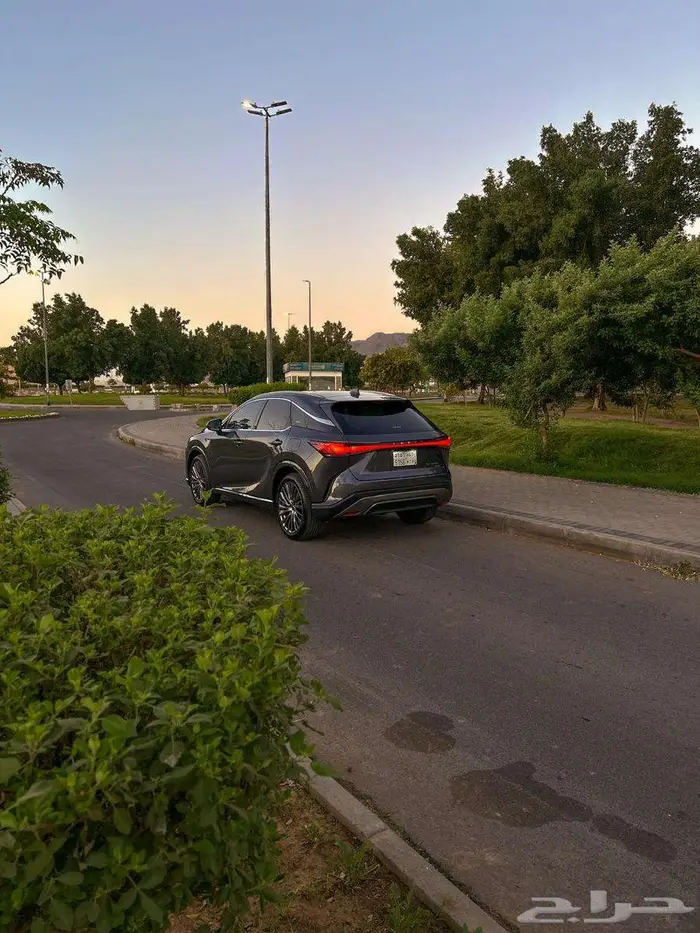 للبيع لكزس RX350h جديدة 2023 12