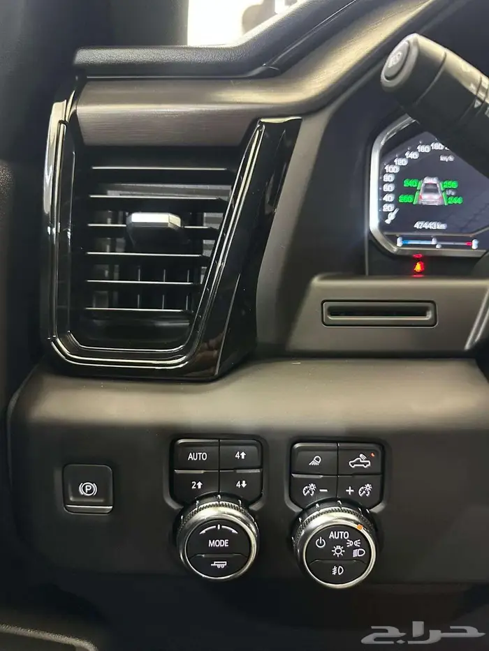 جي ام سي سييرا AT4 2023 15