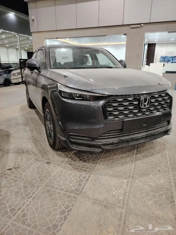 هوندا HR-V نص فل موديل 2025 سعودي لون رصاصي 1