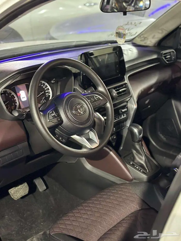 تويوتا اوربان استاندر 2026 4