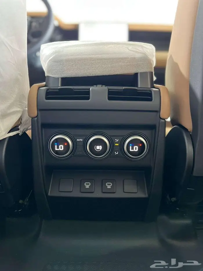 لاندروفر - ديفندر فل كامل خليجي موديل 2025 12