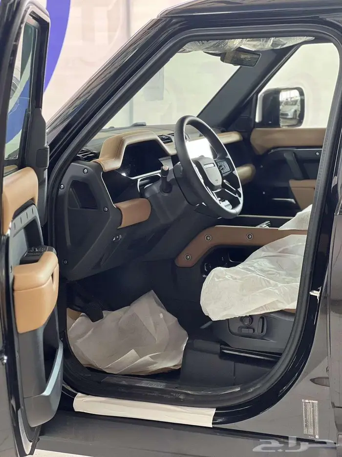 لاندروفر - ديفندر فل كامل خليجي موديل 2025 9