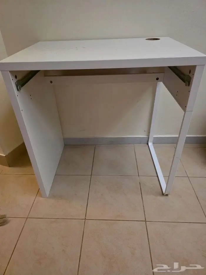 مكتب ابيض مستعمل لوجه الله   علب اكسسوار فاضية لوجه الله 0