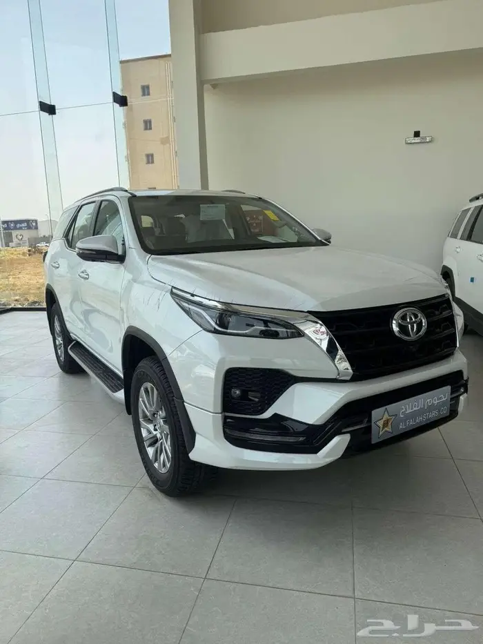 تويوتا فورتشنر م 2025 VX3 بنزين 6 سلندر - سعودي 1