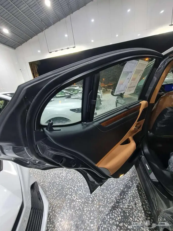 لكزس ES 350 dd فل كامل 2025 السعر 264900 9