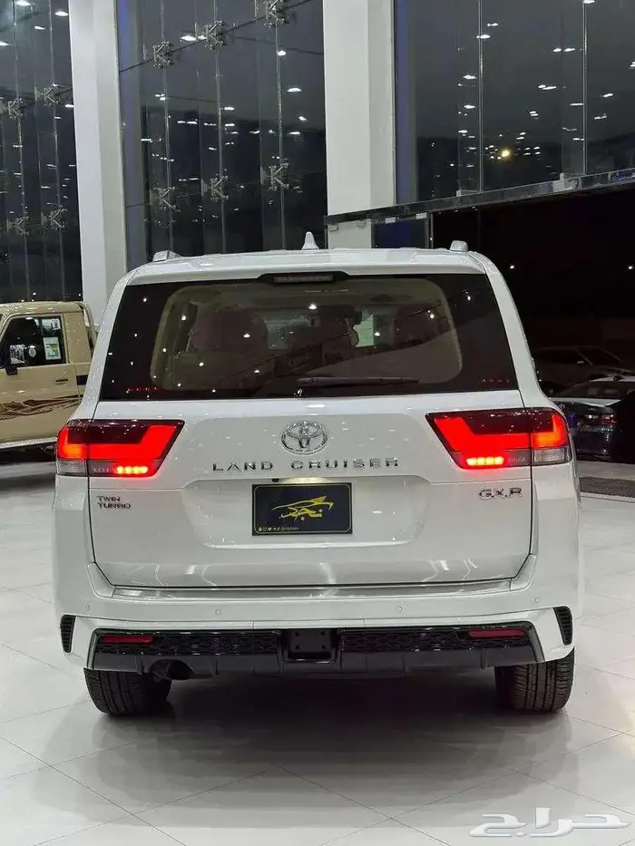 تويوتا لاندكروزر GXR-S فل كامل 2025 كاش وتقسيط جميع البنوك 3
