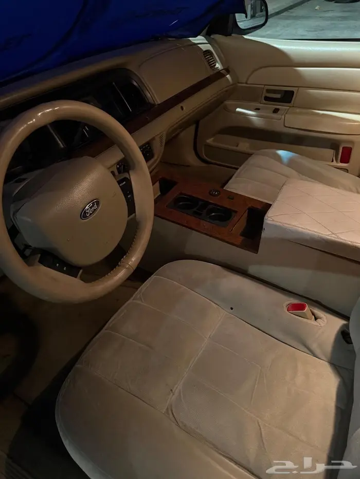 فورد كروان فكتوريا 2010 5