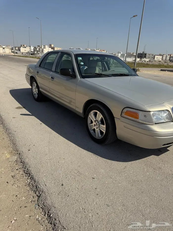 فورد كروان فكتوريا 2010 7