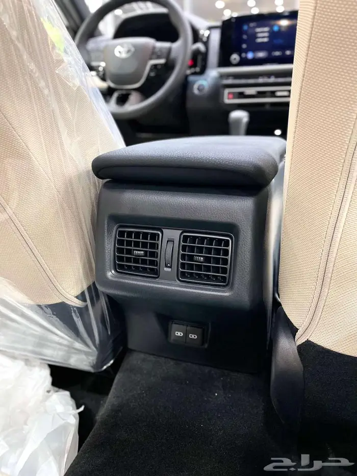 تويوتا كامري LE هايبرد 2025 سعودي ابيض وتيتانيوم 19