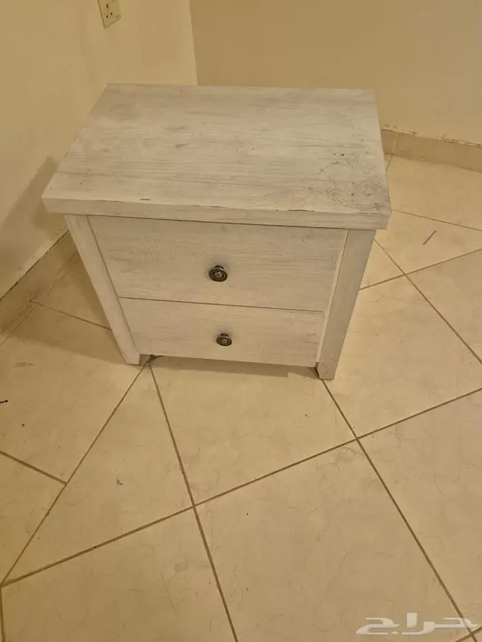 اثاث متنوع للبيع 1