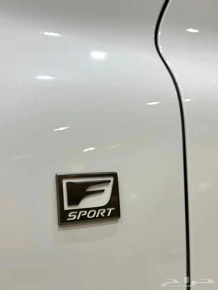 لكزس 2024 LX600 فئة اف سبورت عبداللطيف جميل. 8