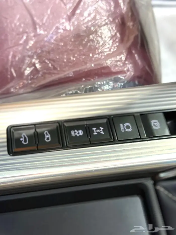 لكزس 2024 LX600 فئة اف سبورت عبداللطيف جميل. 12