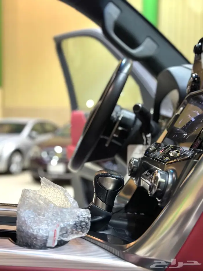 لكزس 2024 LX600 فئة اف سبورت عبداللطيف جميل. 11