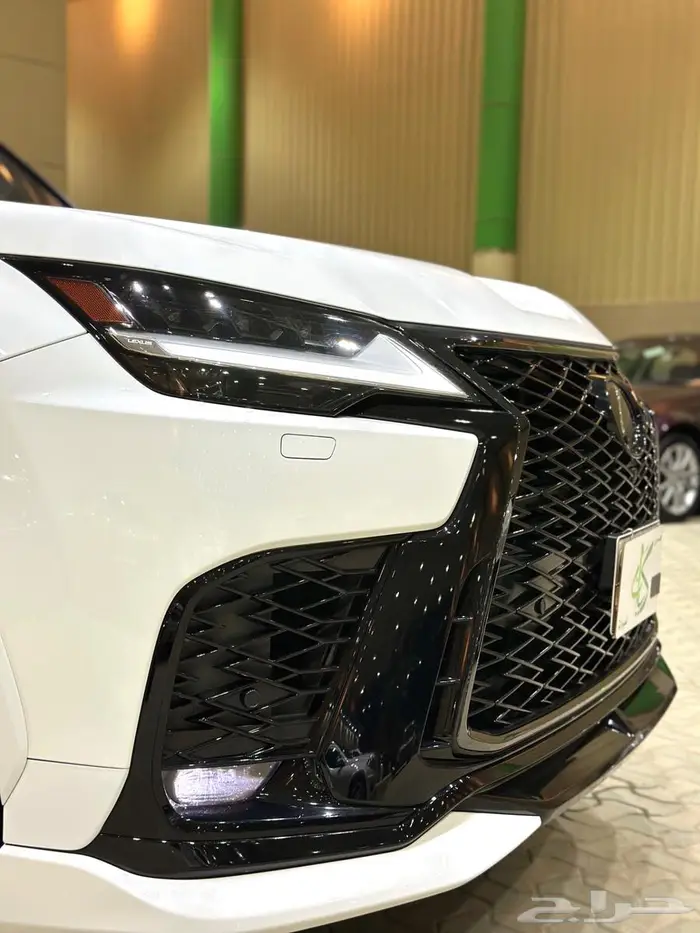 لكزس 2024 LX600 فئة اف سبورت عبداللطيف جميل. 5