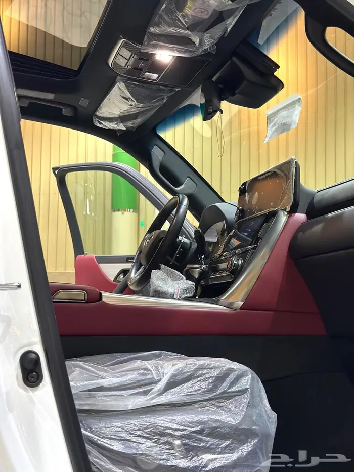 لكزس 2024 LX600 فئة اف سبورت عبداللطيف جميل. 14