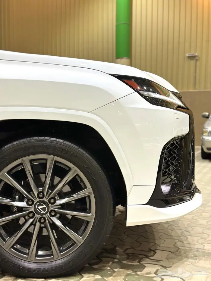 لكزس 2024 LX600 فئة اف سبورت عبداللطيف جميل. 22
