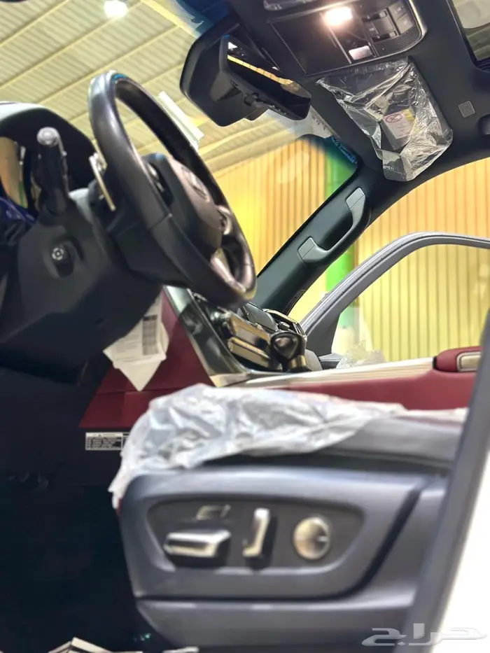 لكزس 2024 LX600 فئة اف سبورت عبداللطيف جميل. 26