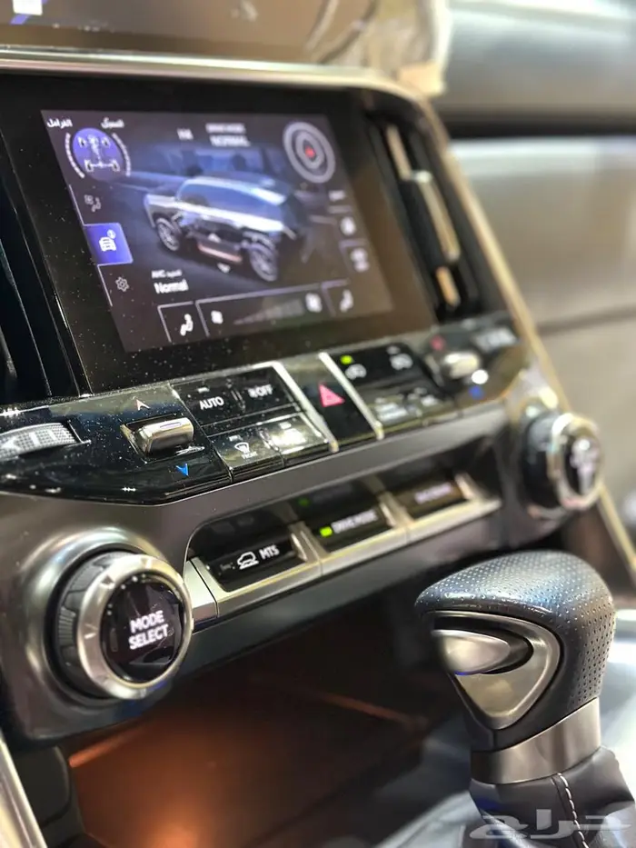 لكزس 2024 LX600 فئة اف سبورت عبداللطيف جميل. 25