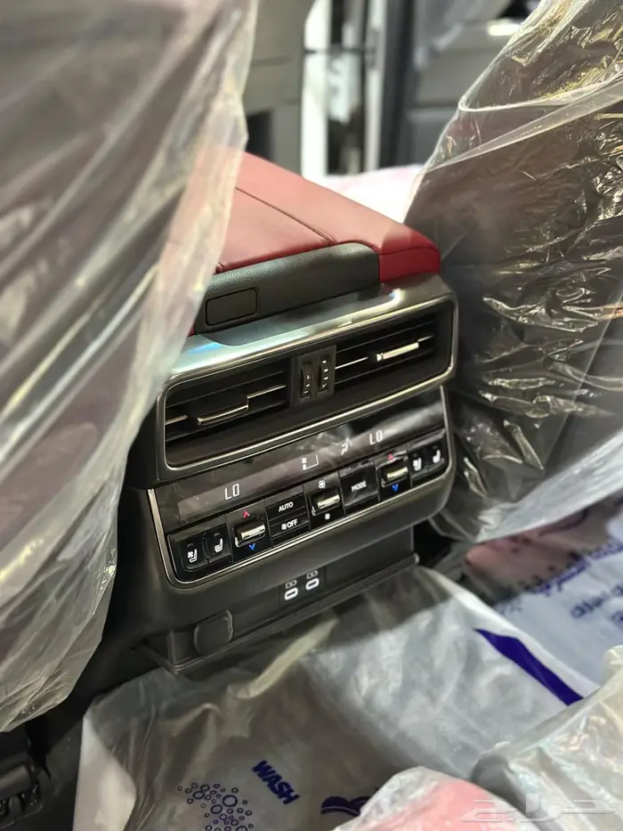 لكزس 2024 LX600 فئة اف سبورت عبداللطيف جميل. 29