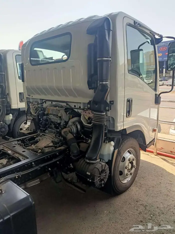 ايسوزو دينا 6 طن شاص 6.10 م يابانى 7