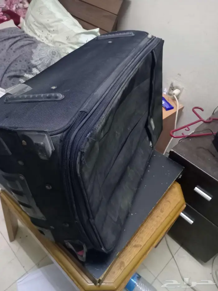 شنطه سفر مستعمله مقاس 24 4