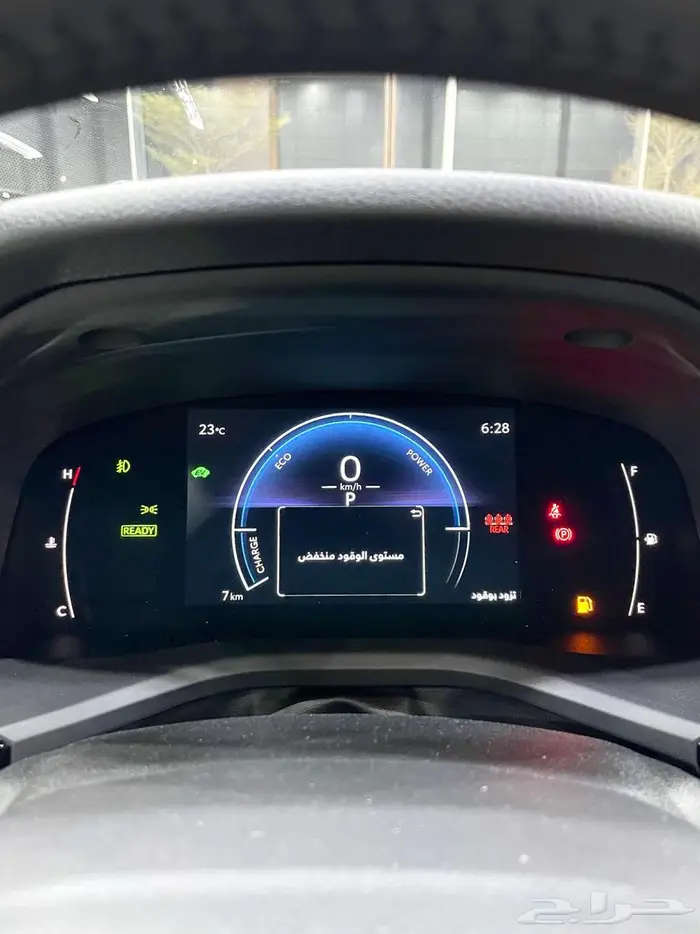 تويوتا كامري LE هايبرد 2025 سعودي ابيض وتيتانيوم 16