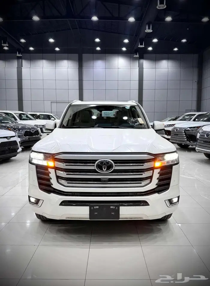 تويوتا لاندكروزر GXR L4 بنزين سعودي 2025 0