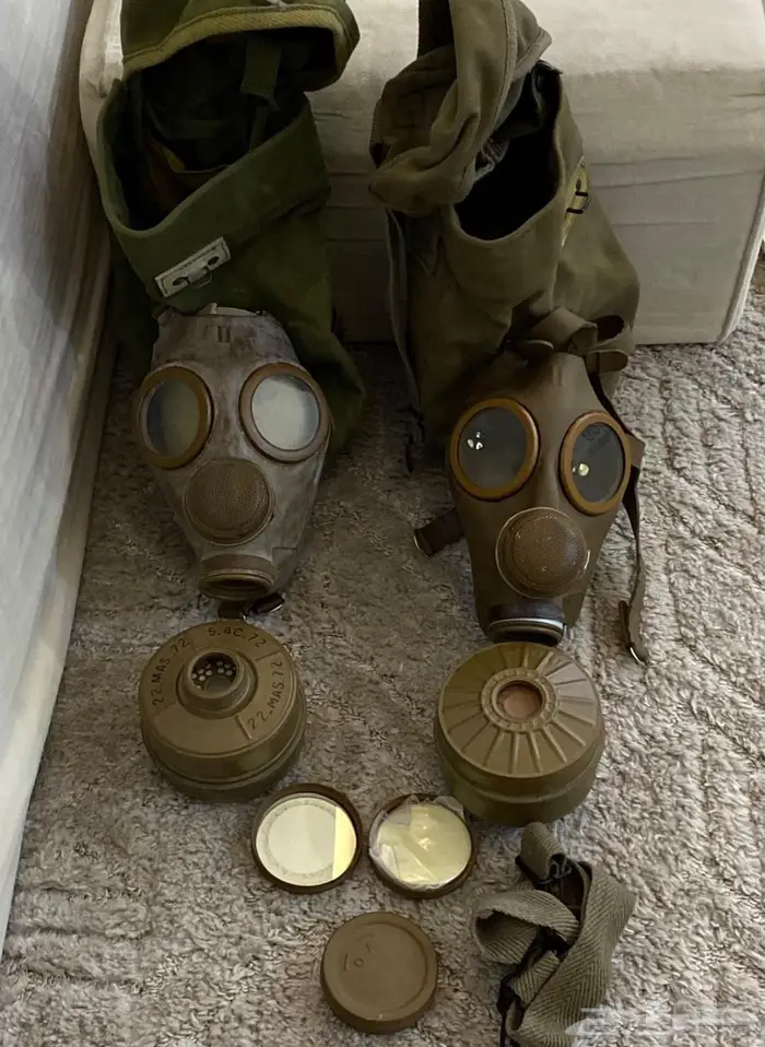 كمامات عسكرية روسية قديمة مع الفلاتر الأصلية 0