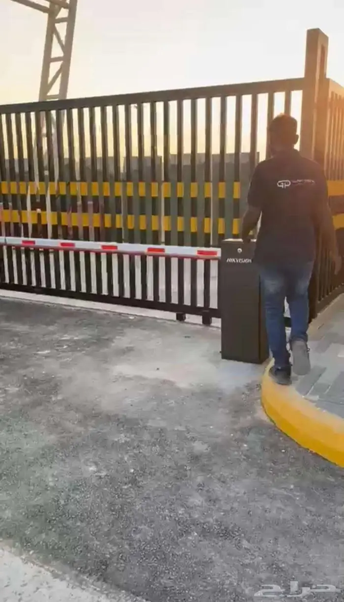 بوابة مواقف بوابة باركينج بوابة دخول خروج سيارات بوابة عمود 1