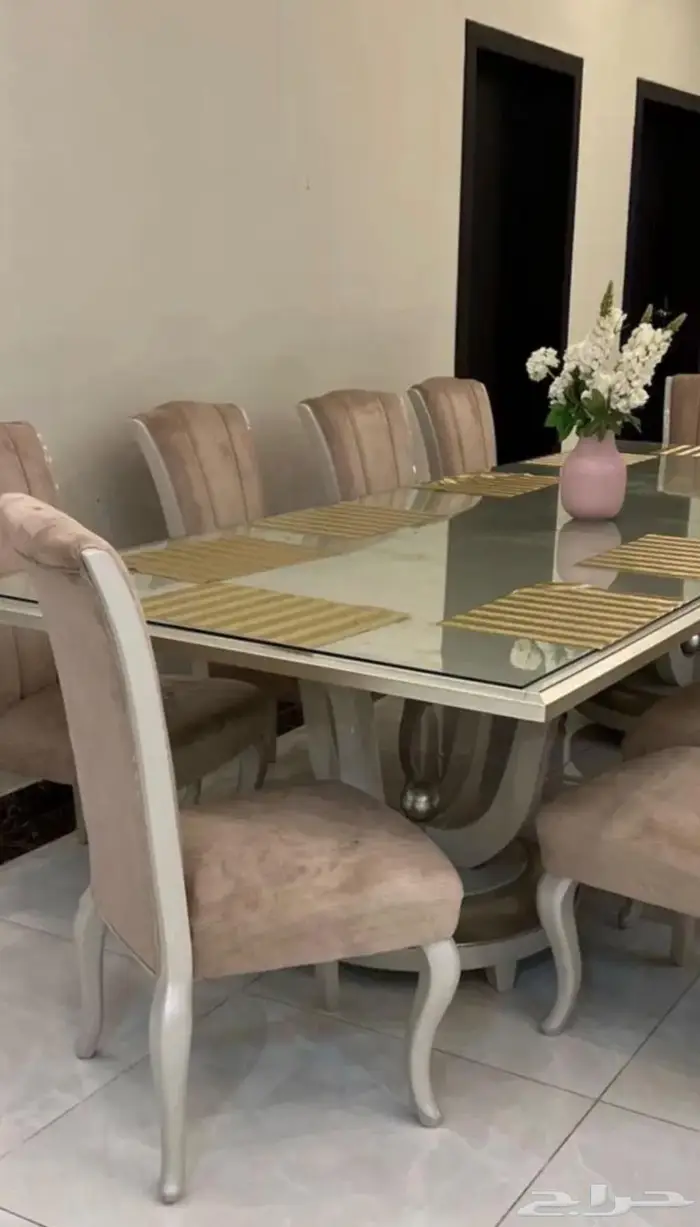 طاولة طعام 10 اشخاص من جنه المطلق 0