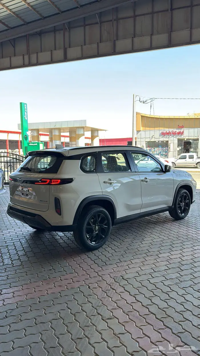 تويوتا أوربان كروز GL 2026ابيض 11