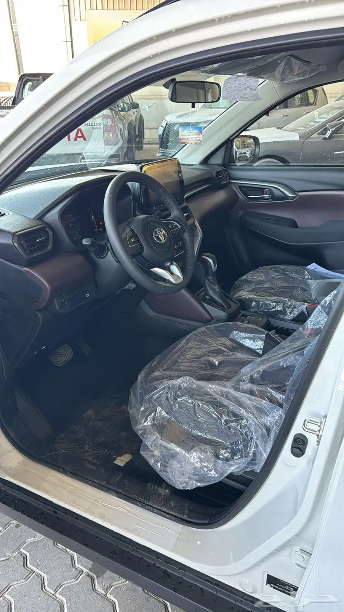 تويوتا أوربان كروز GL 2026ابيض 5