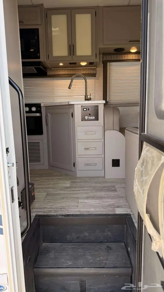 كرفان فورد موتر هوم امريكي موديل 2024 14