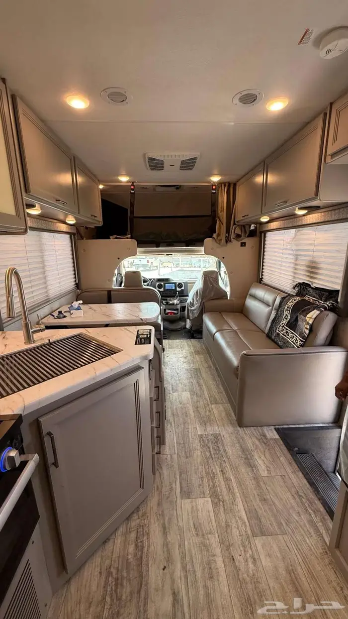 كرفان فورد موتر هوم امريكي موديل 2024 20