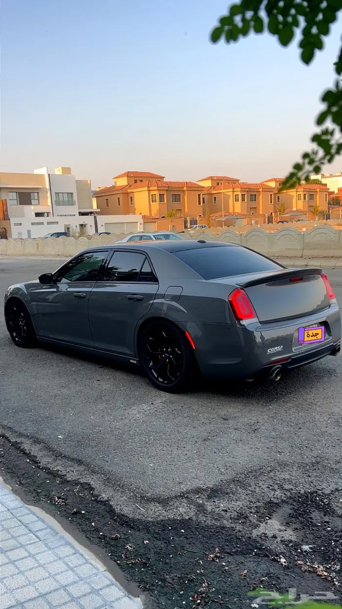 كاريسلر S 300 فل بنورما بدي وكالة 8 سلندر إسمنتي مالك أول 2