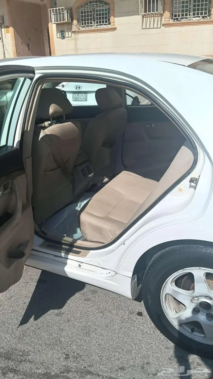 جيلي امجراندEC8 4