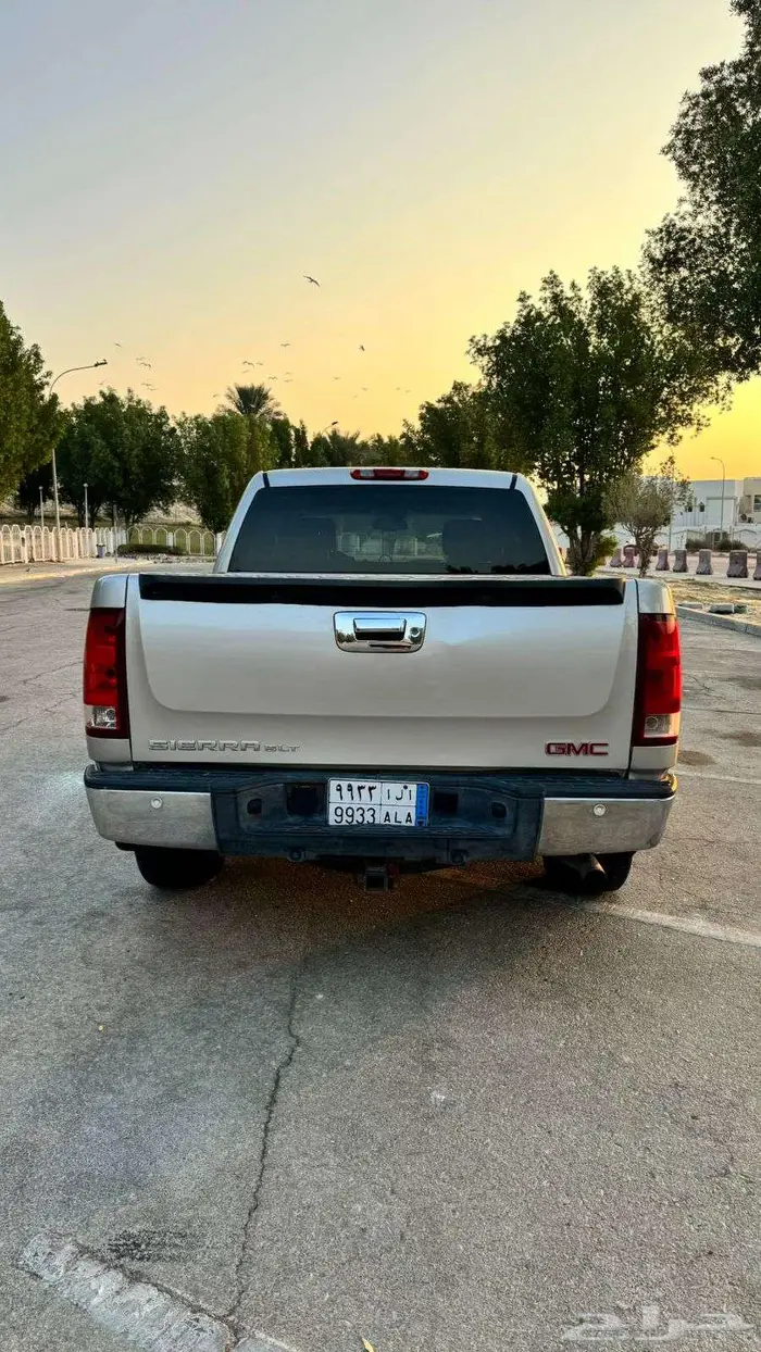 جي ام سي سييرا 2007 قير اوتماتيك بنزين دبل 8