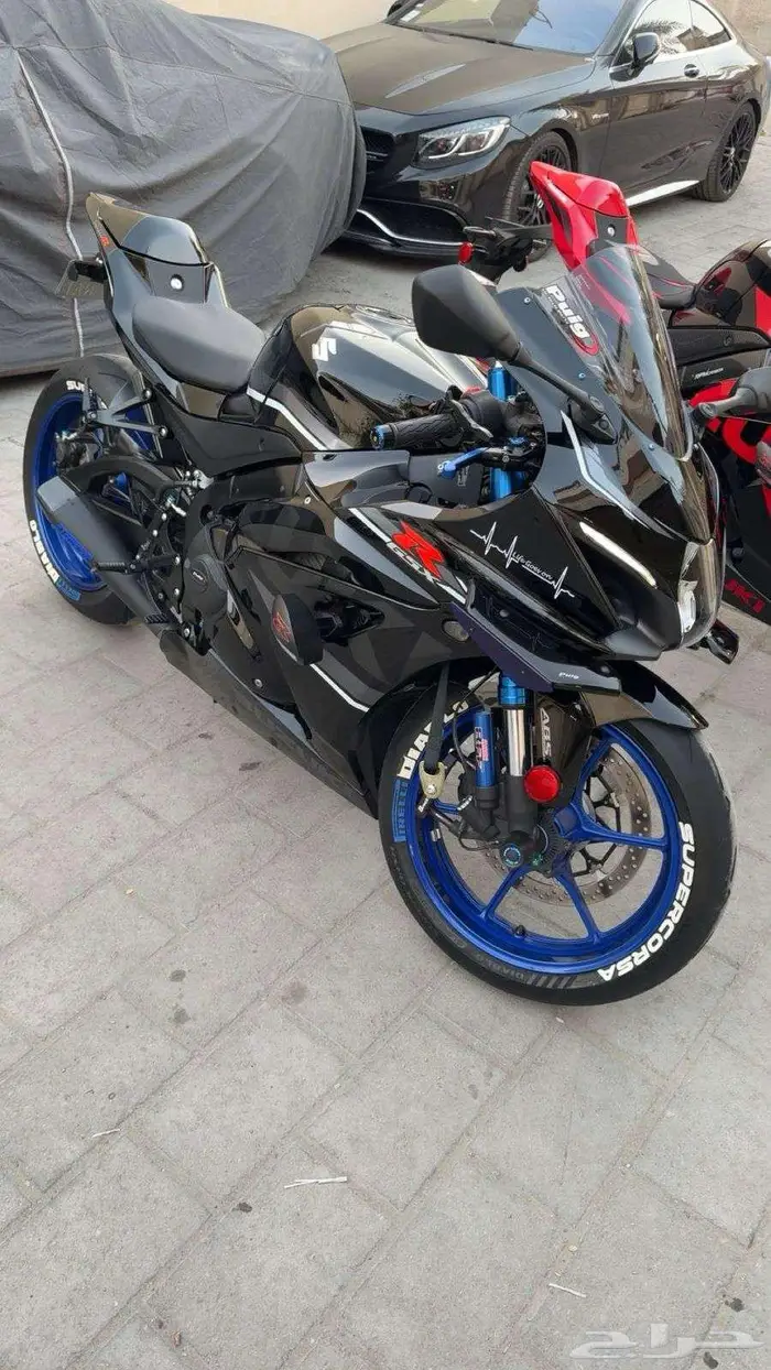 دباب 1000RR سوزوكي بحاله الجديد 2019 عداد 13 الف كيلو 0
